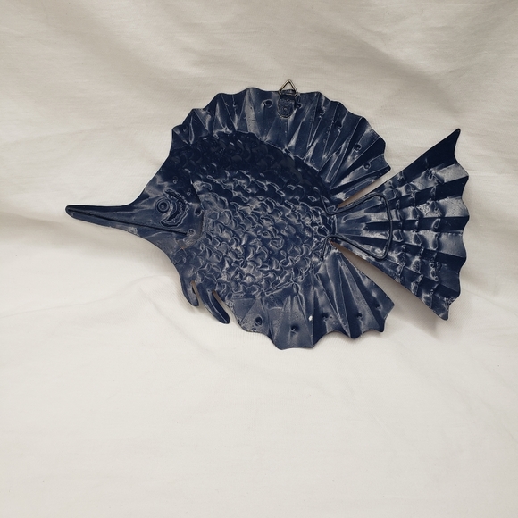 Tropical Fish Decor Painted Metal Wall Fish and Soap Dish - Picture 7 of 7